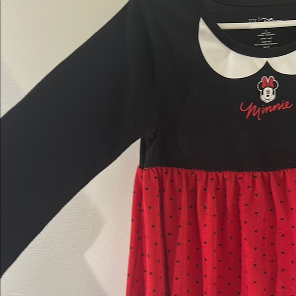 GAP Long Sleeve Black and Red Tee with Classic Design Disney Minnie - Picture 5 of 6